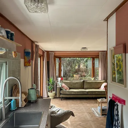 Boshuisjes Veluwe Olijfje Met Omheinde Tuin *