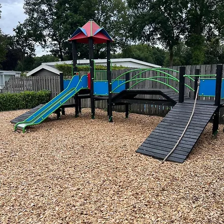 シャレー Boshuisjes Veluwe Olijfje Met Omheinde Tuin *